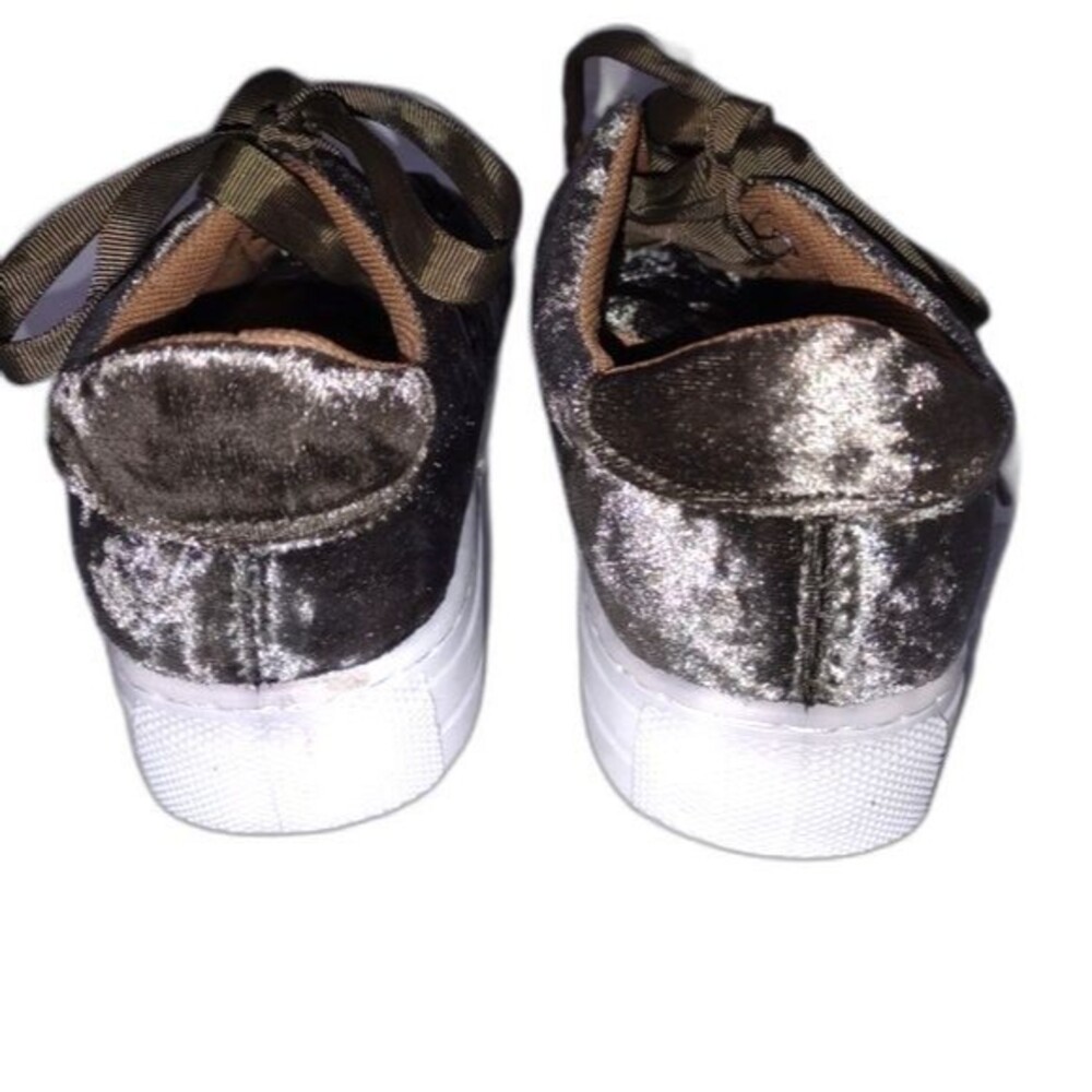 Qupid Reba Retro Inspired Green Velvet Fashion Sneaker Size 5.5 - Picture 4 of 9